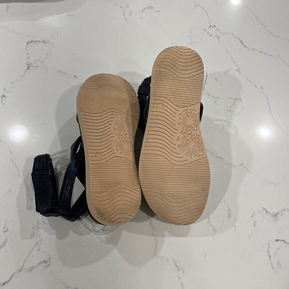 Miz Mooz Punk Sandals Asymmetrical Strap Navy Leather Womens  Miz Mooz Punk Sandals Asymmetrical Strap Navy Leather Womens Size EU 37 / 7 USA